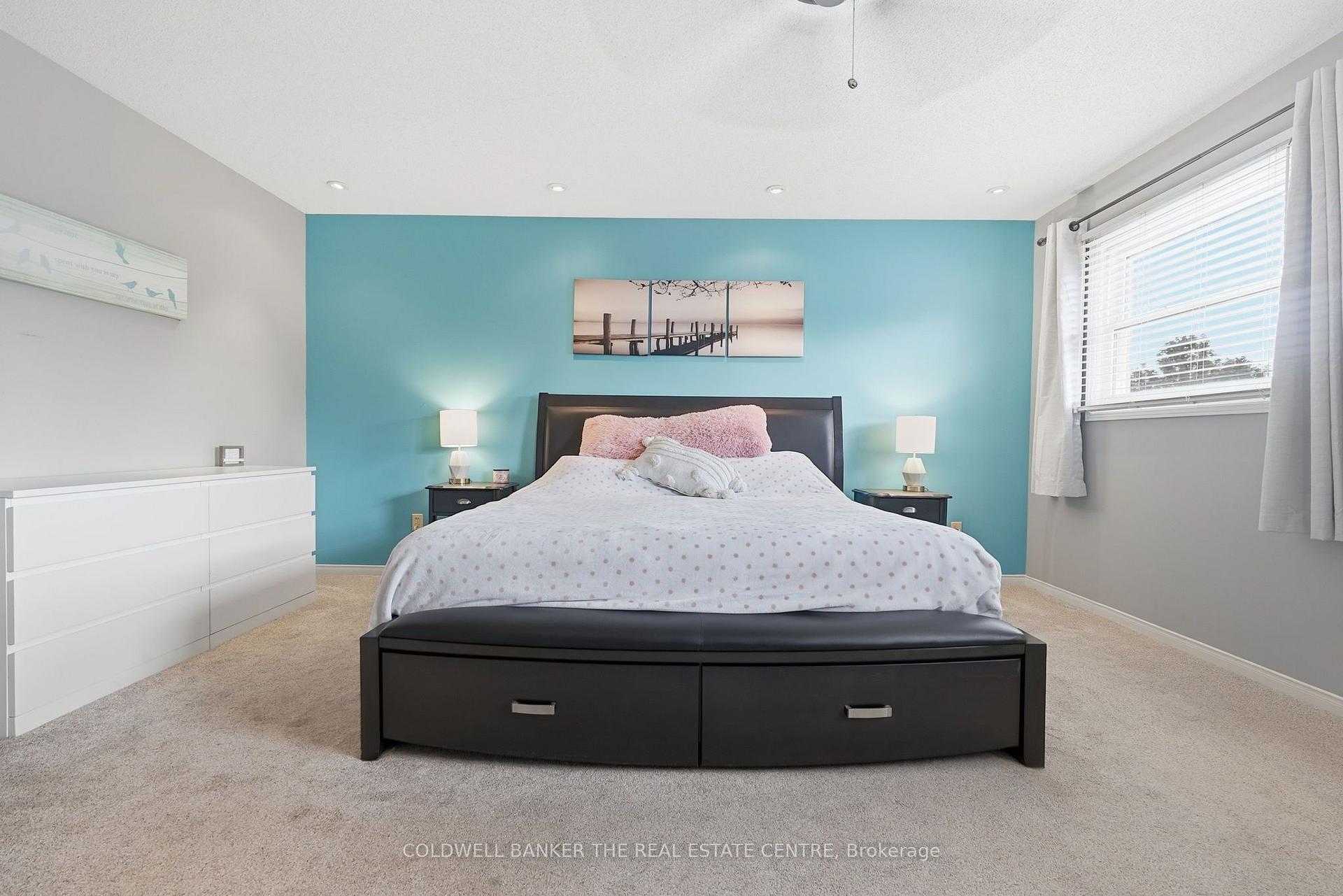 Photo 16 of 31 Karsh Crescent, Hamilton, Waterdown — HOMEH