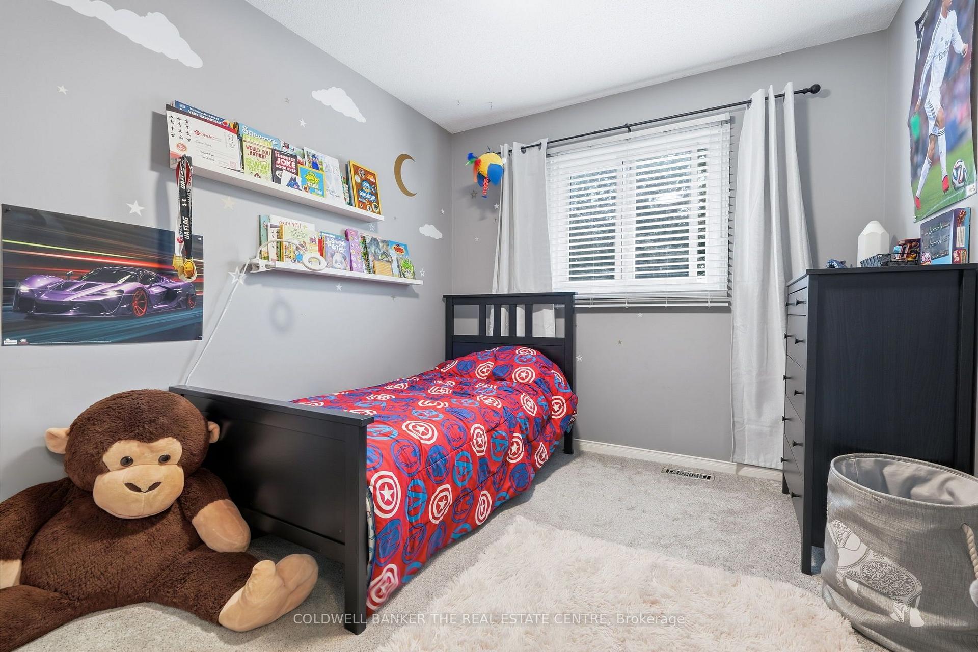 Photo 18 of 31 Karsh Crescent, Hamilton, Waterdown — HOMEH