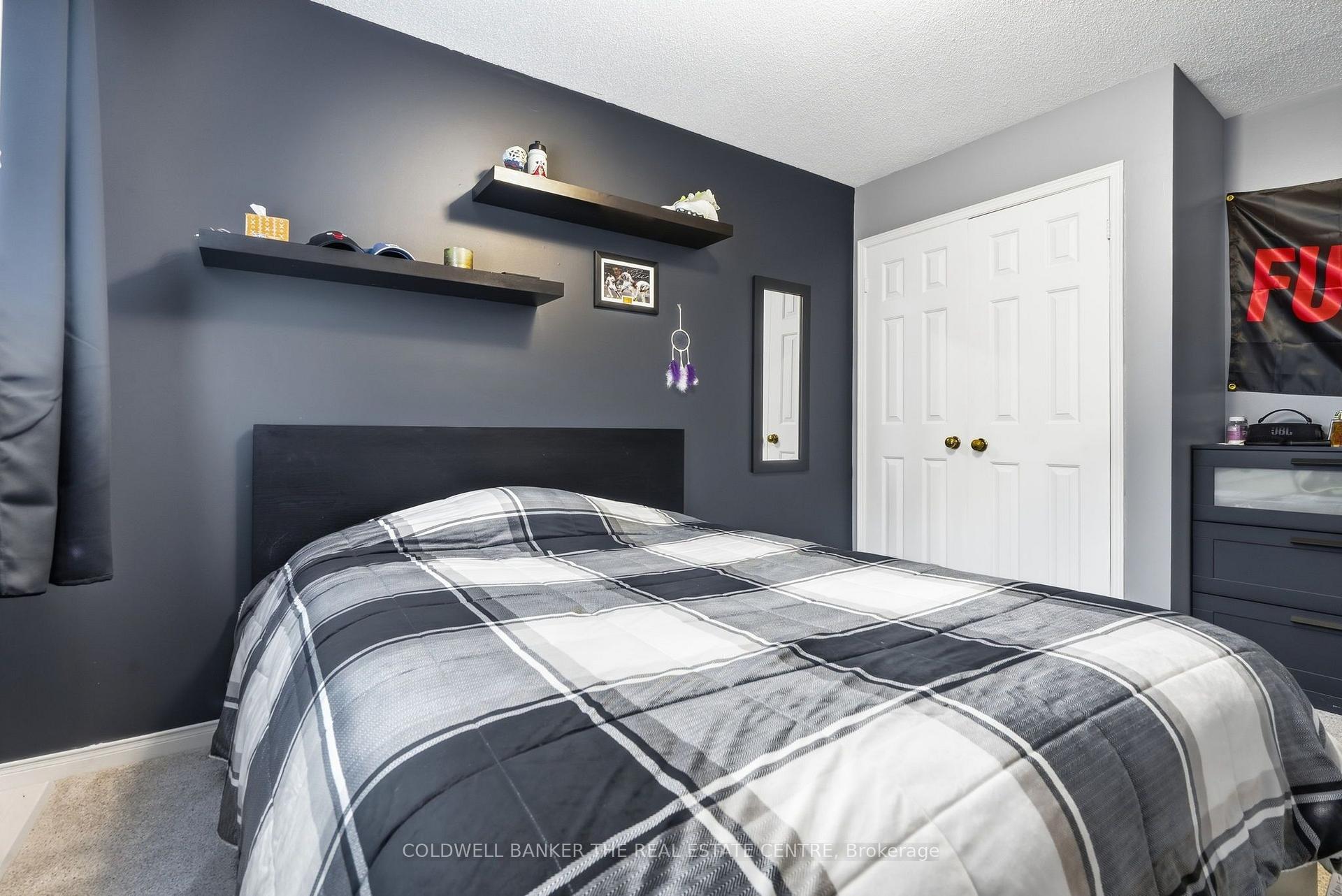 Photo 20 of 31 Karsh Crescent, Hamilton, Waterdown — HOMEH