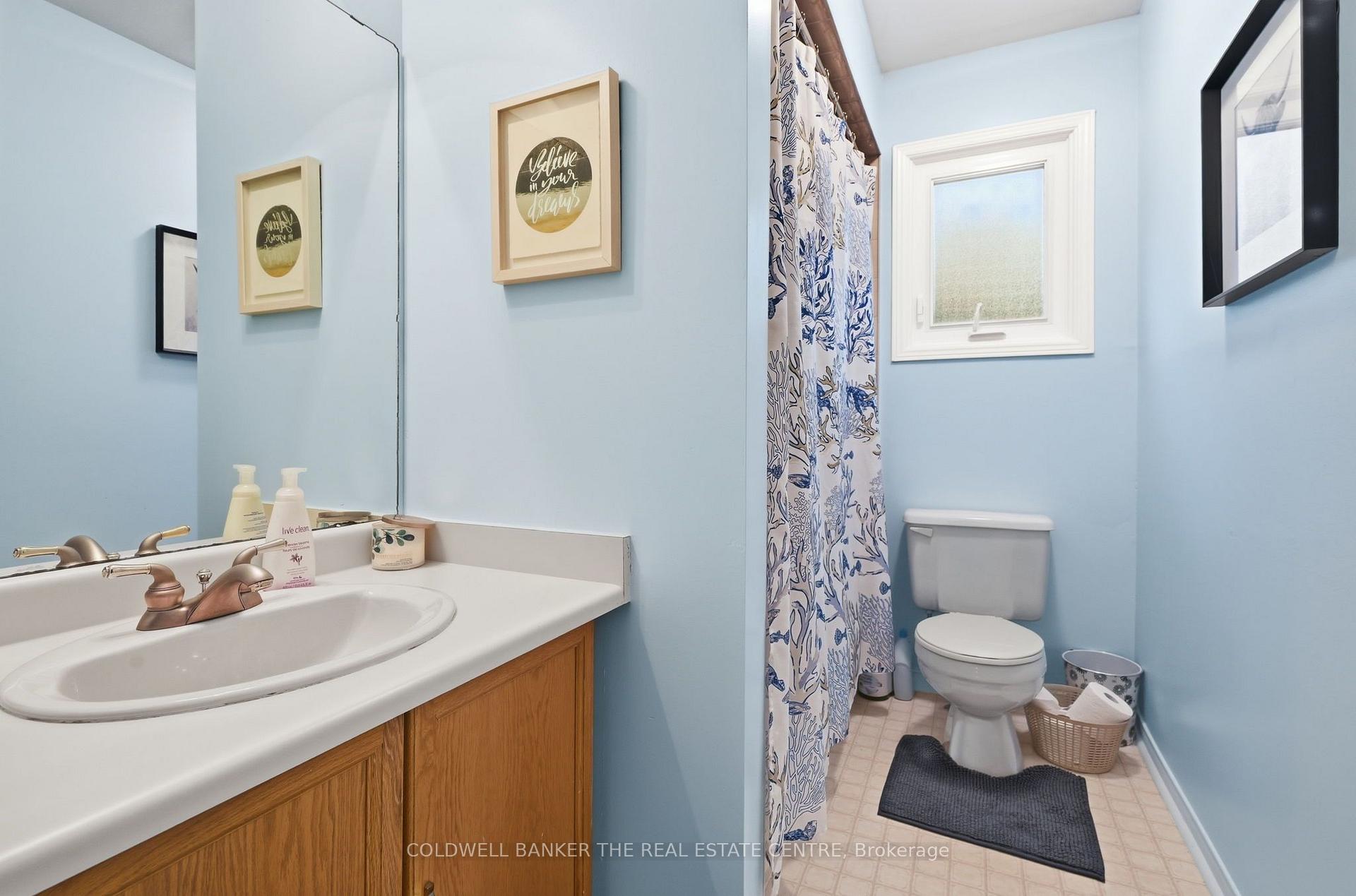 Photo 22 of 31 Karsh Crescent, Hamilton, Waterdown — HOMEH