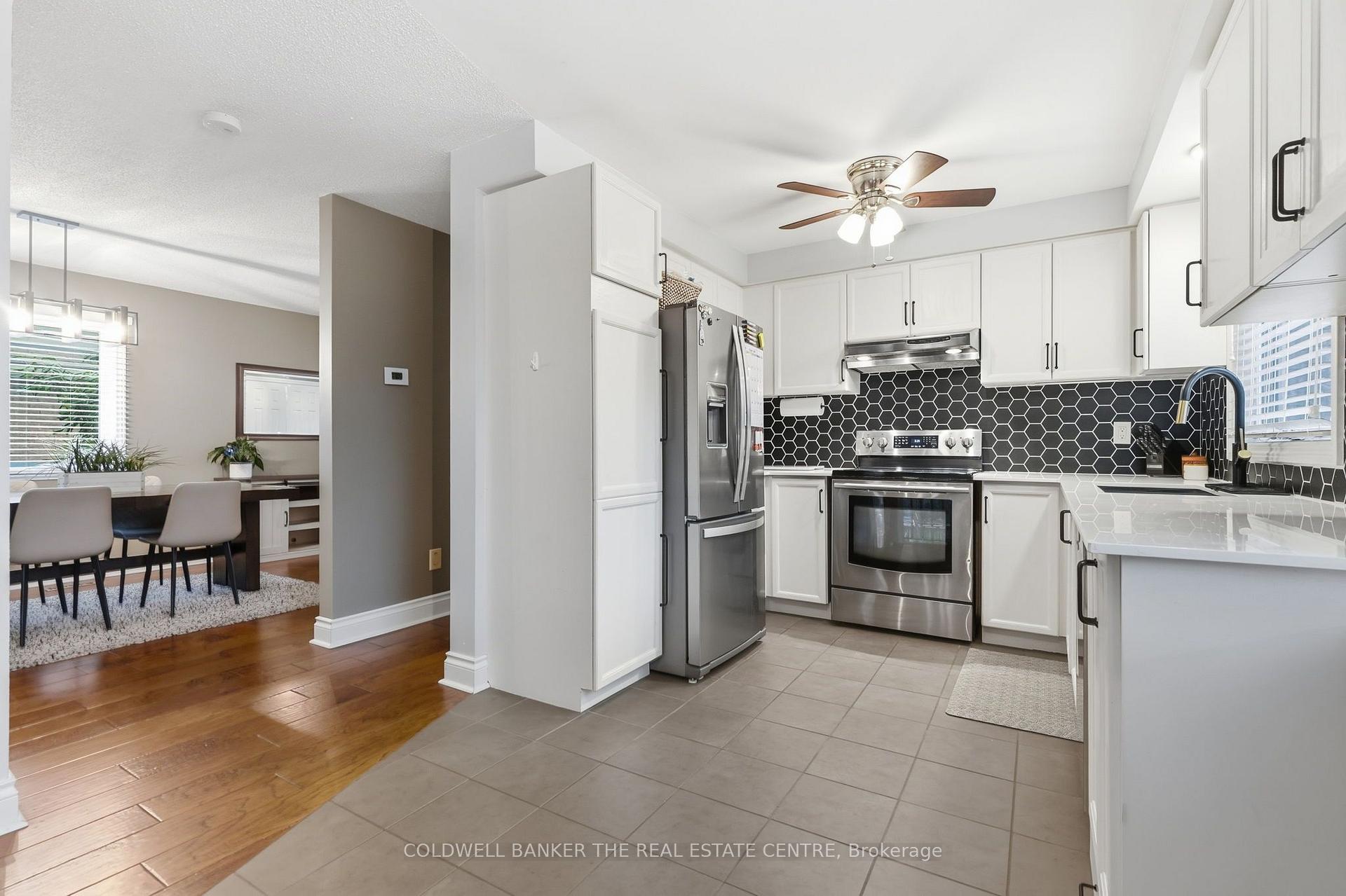 Photo 23 of 31 Karsh Crescent, Hamilton, Waterdown — HOMEH