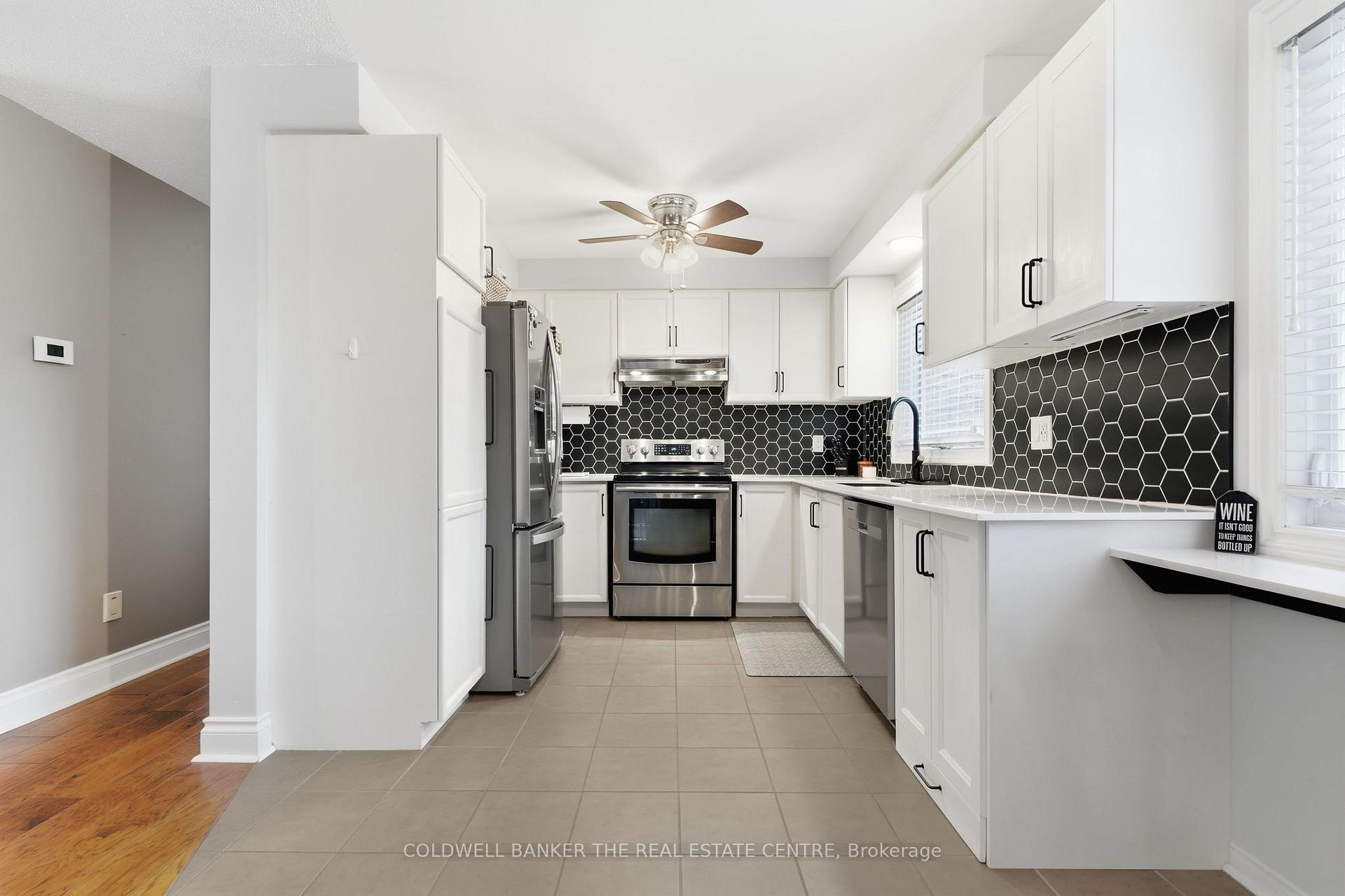 Photo 27 of 31 Karsh Crescent, Hamilton, Waterdown — HOMEH