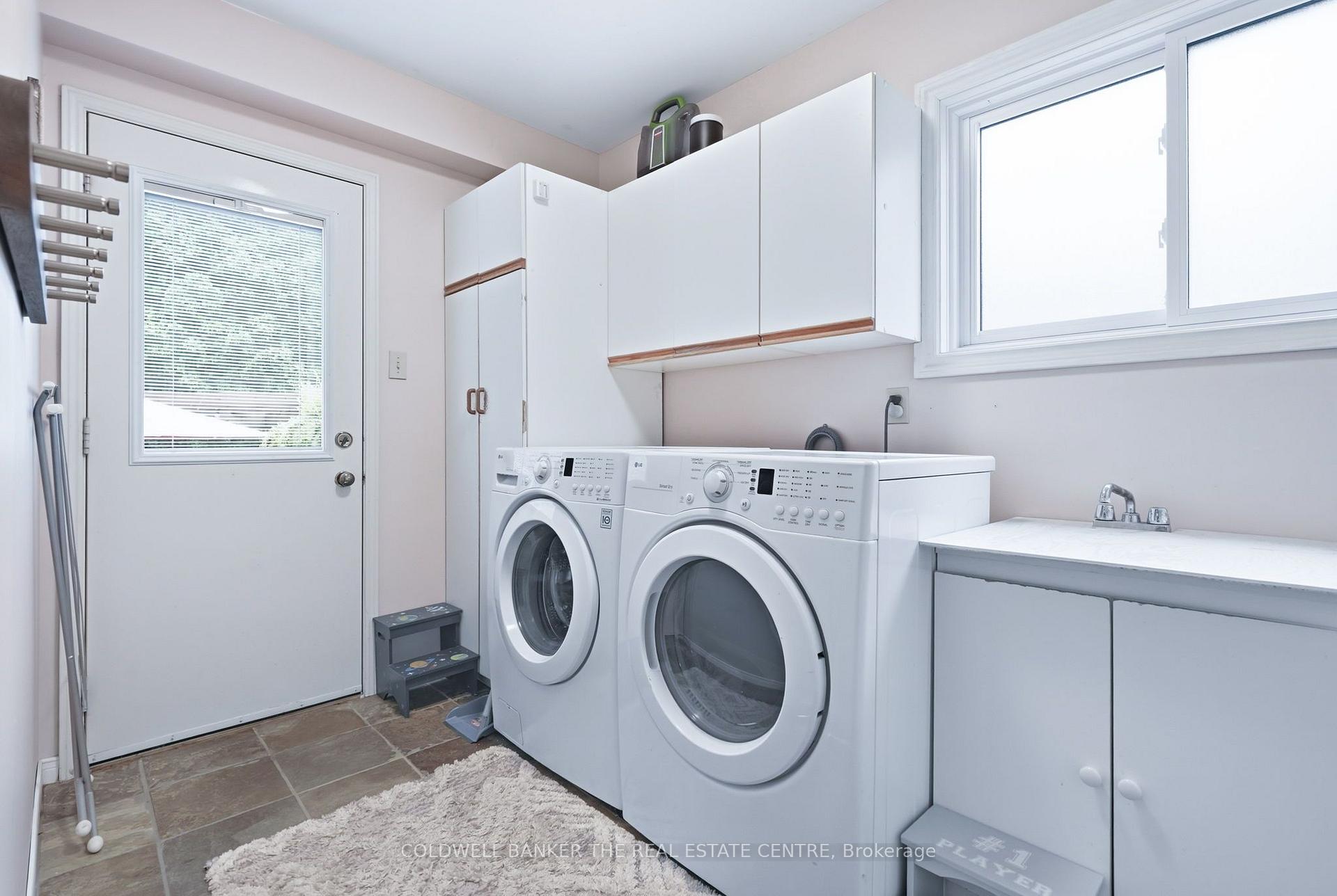 Photo 32 of 31 Karsh Crescent, Hamilton, Waterdown — HOMEH
