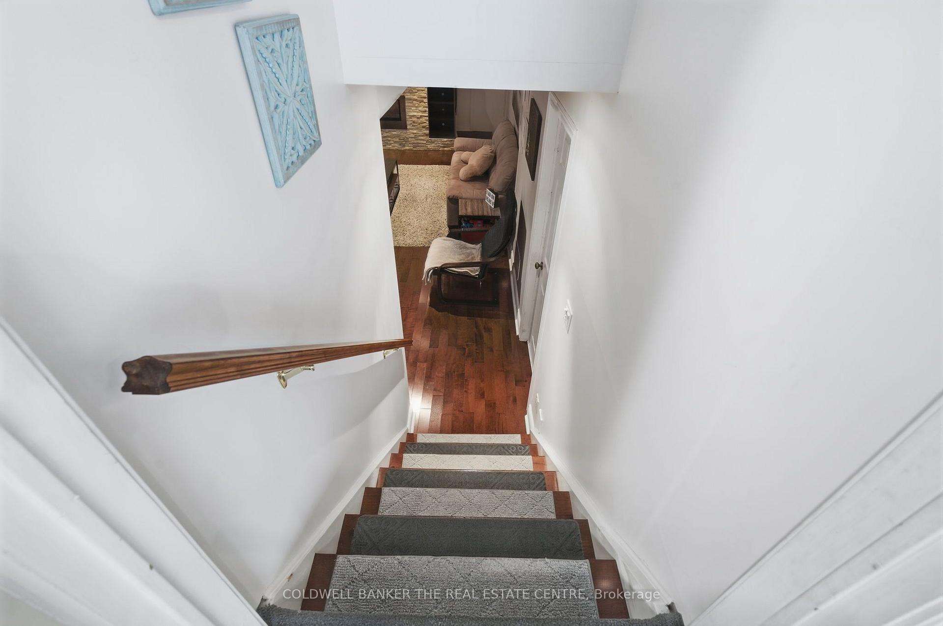 Photo 33 of 31 Karsh Crescent, Hamilton, Waterdown — HOMEH