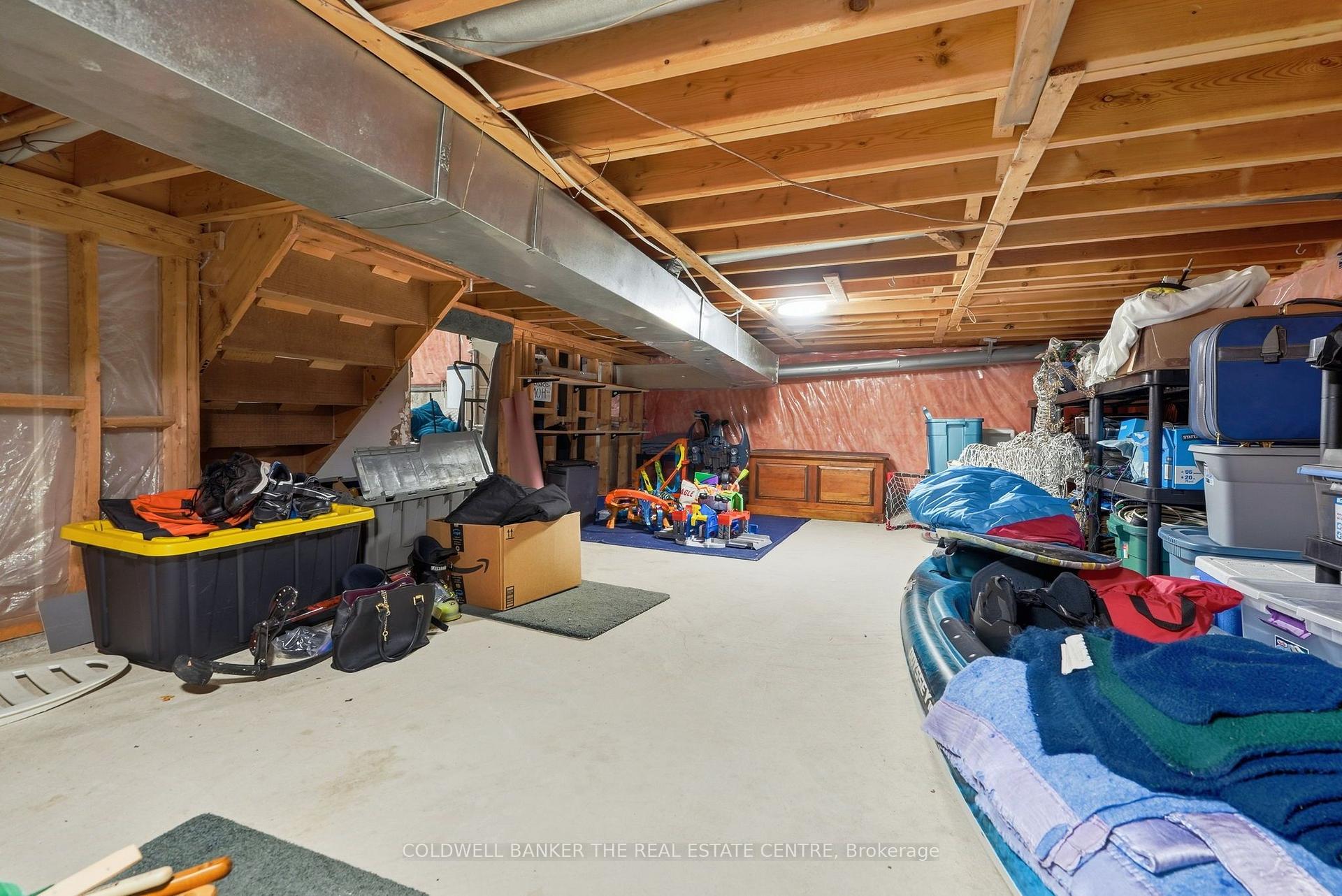 Photo 34 of 31 Karsh Crescent, Hamilton, Waterdown — HOMEH