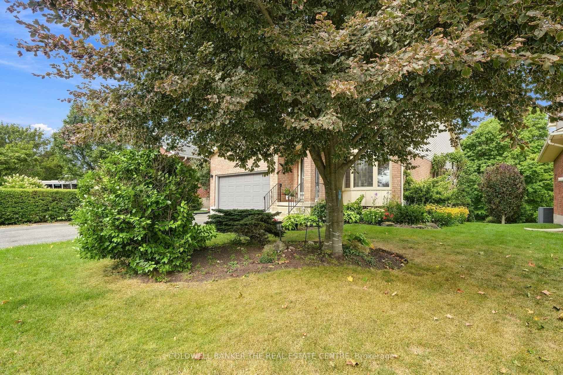 Photo 40 of 31 Karsh Crescent, Hamilton, Waterdown — HOMEH
