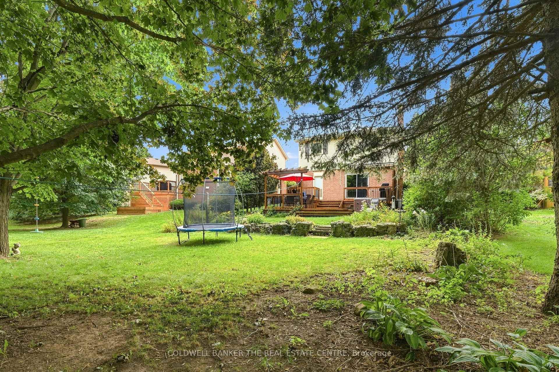 Photo 43 of 31 Karsh Crescent, Hamilton, Waterdown — HOMEH