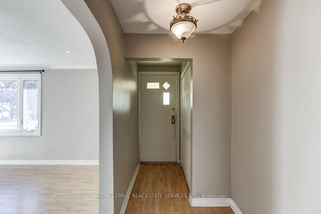 Photo 13 of Unit Main, 1695 Coram Crescent, Mississauga, Dixie — HOMEH