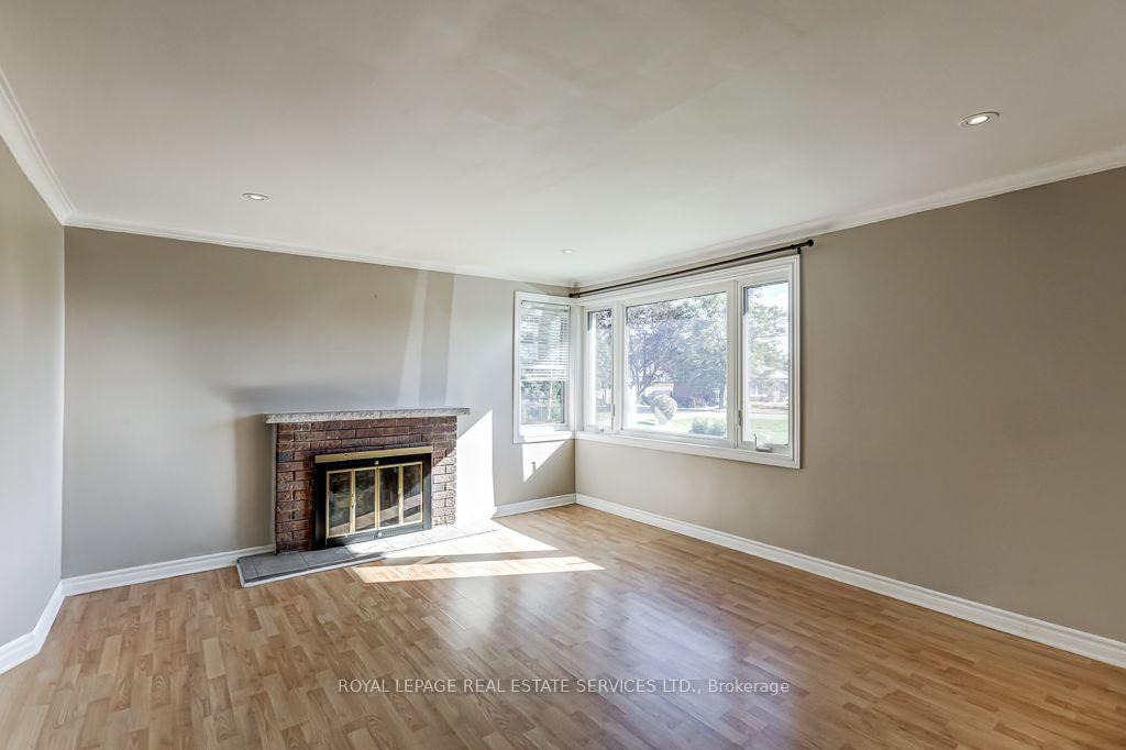 Photo 16 of Unit Main, 1695 Coram Crescent, Mississauga, Dixie — HOMEH