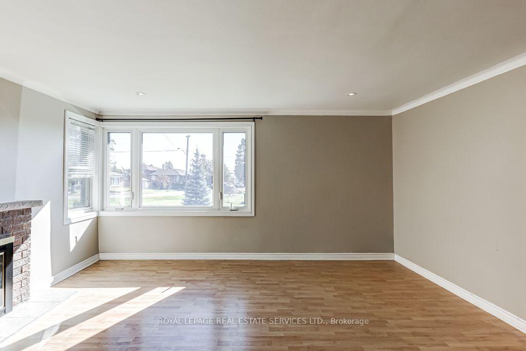 Photo 17 of Unit Main, 1695 Coram Crescent, Mississauga, Dixie — HOMEH