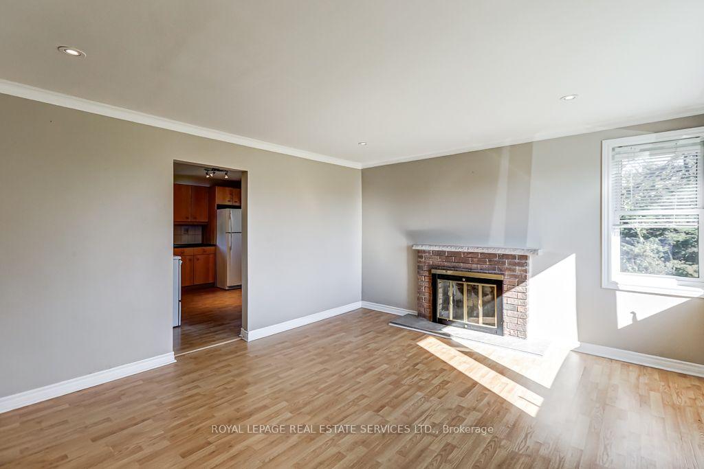 Photo 18 of Unit Main, 1695 Coram Crescent, Mississauga, Dixie — HOMEH