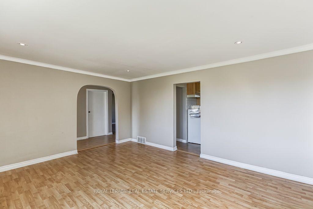 Photo 19 of Unit Main, 1695 Coram Crescent, Mississauga, Dixie — HOMEH