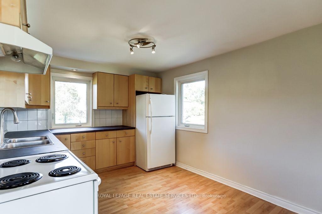Photo 22 of Unit Main, 1695 Coram Crescent, Mississauga, Dixie — HOMEH