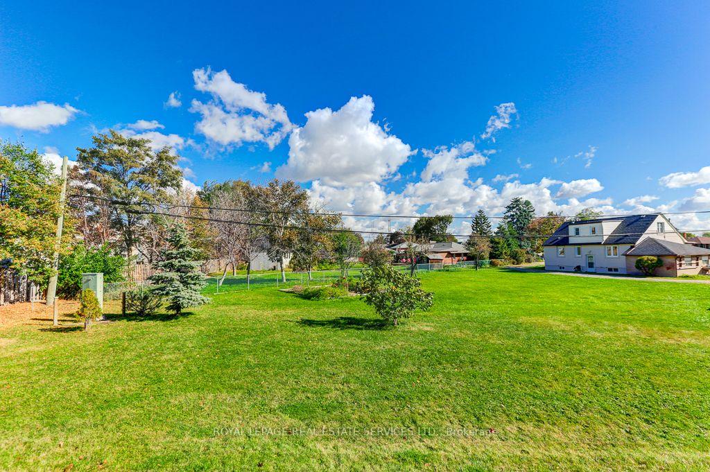 Photo 8 of Unit Main, 1695 Coram Crescent, Mississauga, Dixie — HOMEH