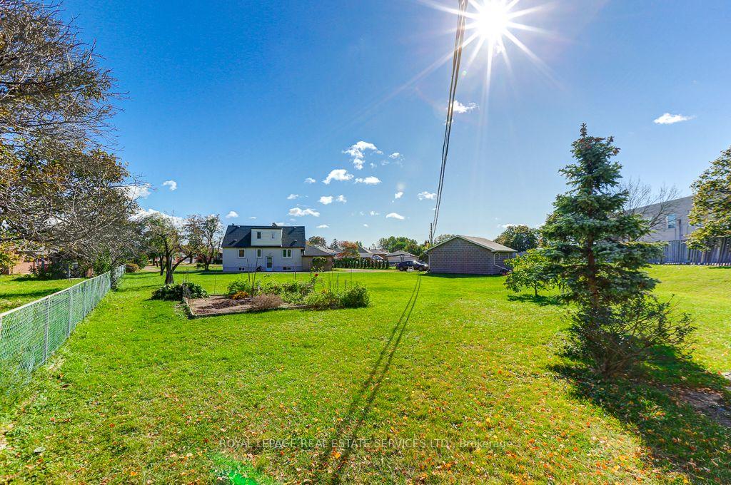 Photo 10 of Unit Main, 1695 Coram Crescent, Mississauga, Dixie — HOMEH