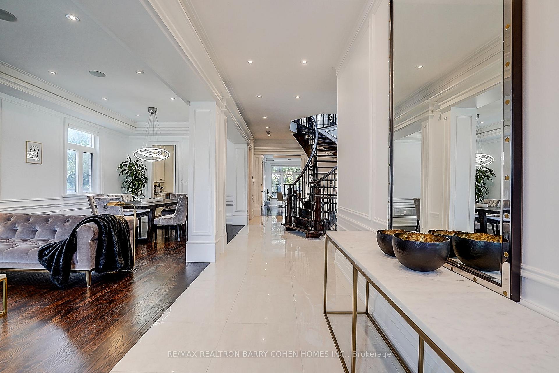 Photo 3 of 21 Yorkview Drive, North York, Willowdale West — HOMEH