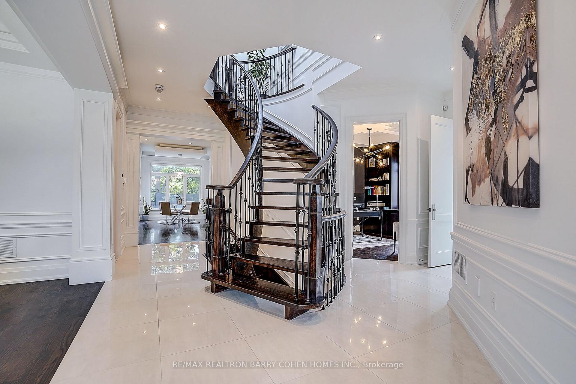 Photo 10 of 21 Yorkview Drive, North York, Willowdale West — HOMEH