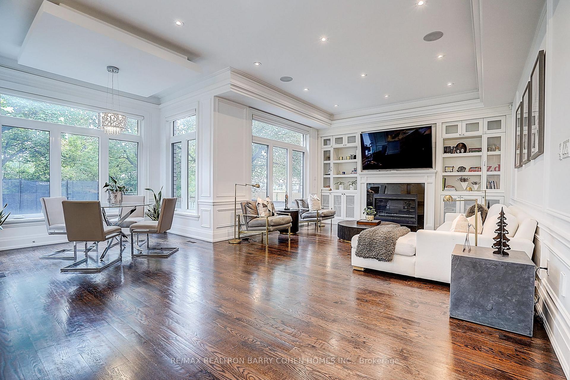 Photo 12 of 21 Yorkview Drive, North York, Willowdale West — HOMEH