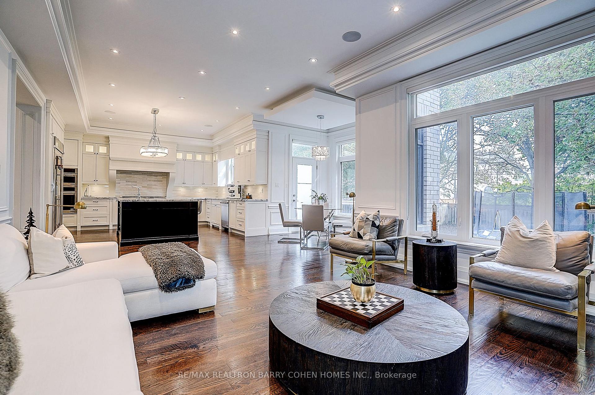 Photo 14 of 21 Yorkview Drive, North York, Willowdale West — HOMEH
