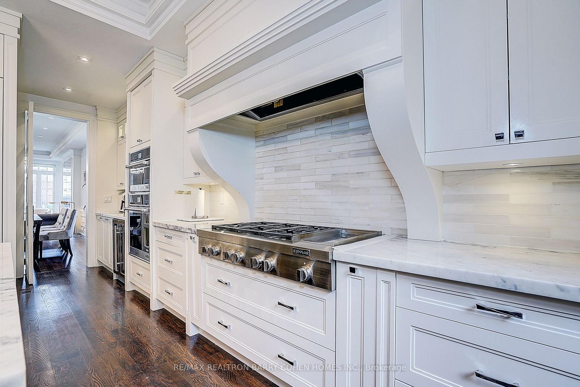 Photo 17 of 21 Yorkview Drive, North York, Willowdale West — HOMEH