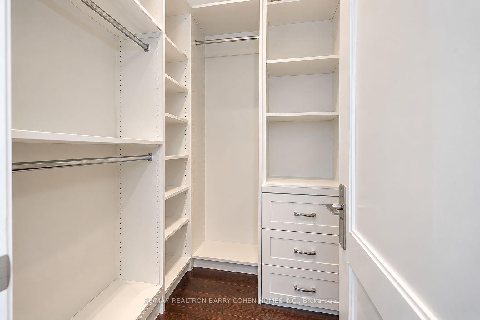 Photo 35 of 21 Yorkview Drive, North York, Willowdale West — HOMEH