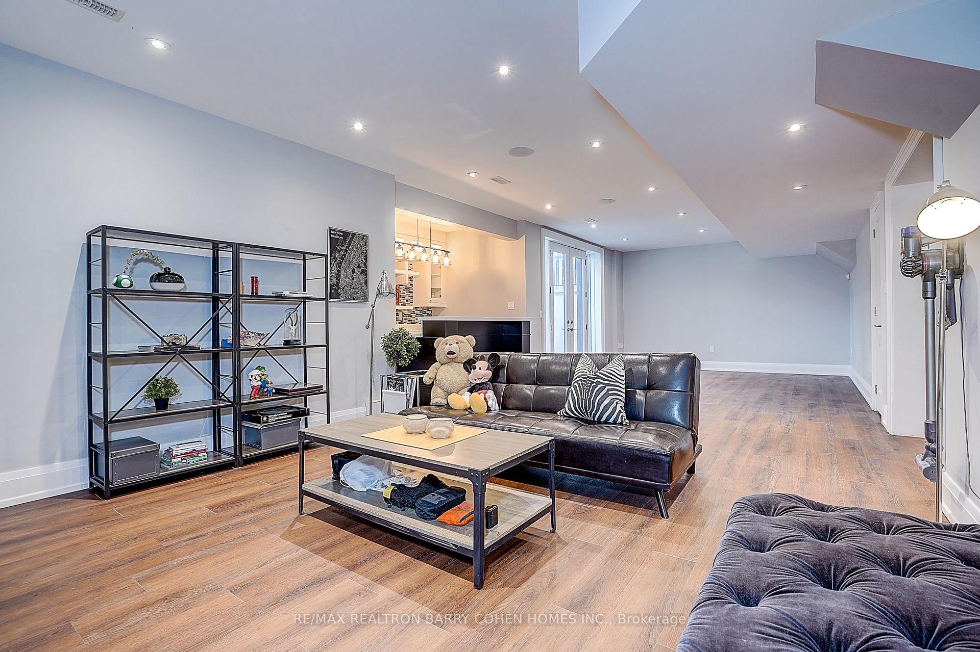 Photo 43 of 21 Yorkview Drive, North York, Willowdale West — HOMEH