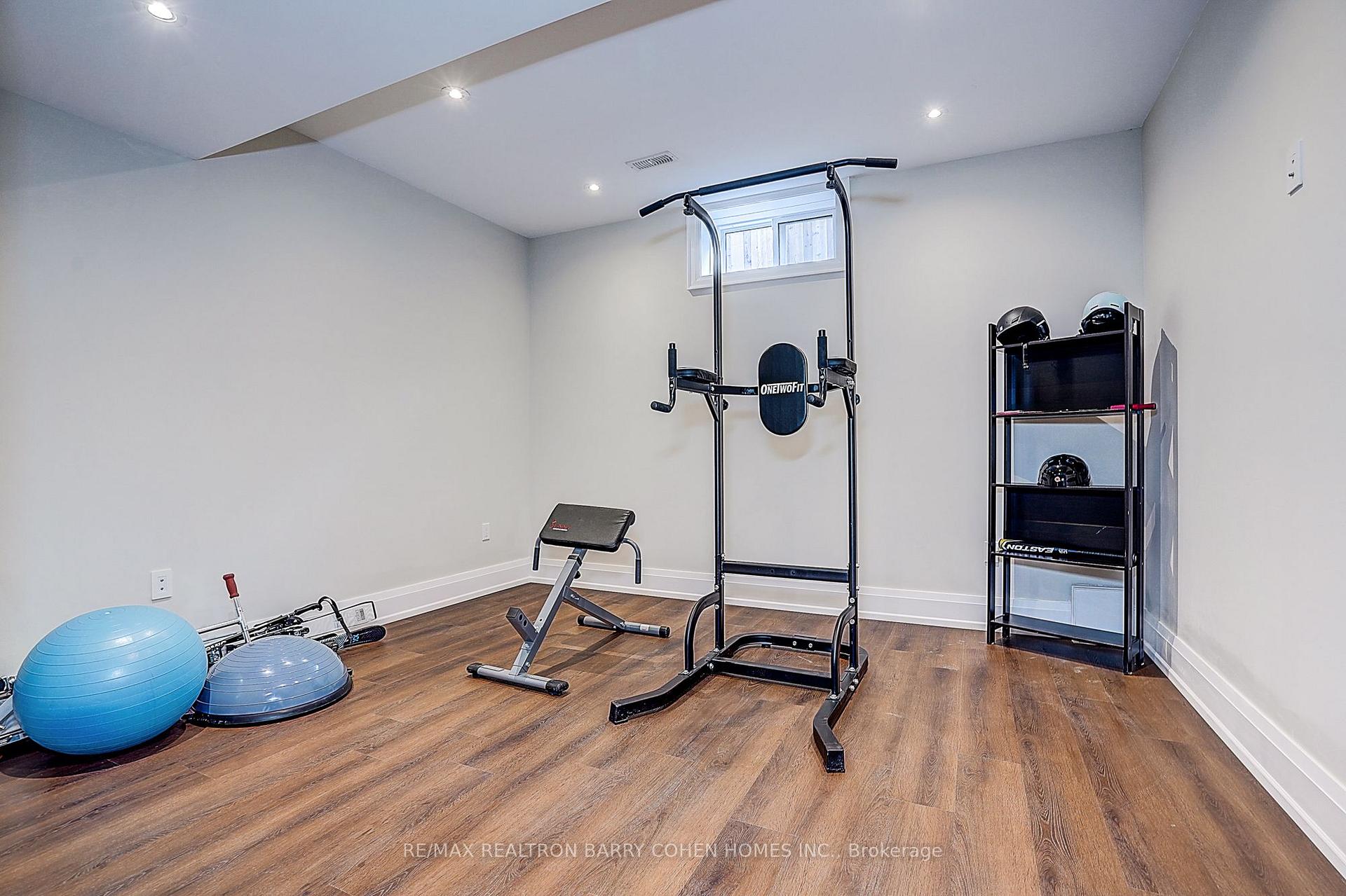 Photo 45 of 21 Yorkview Drive, North York, Willowdale West — HOMEH