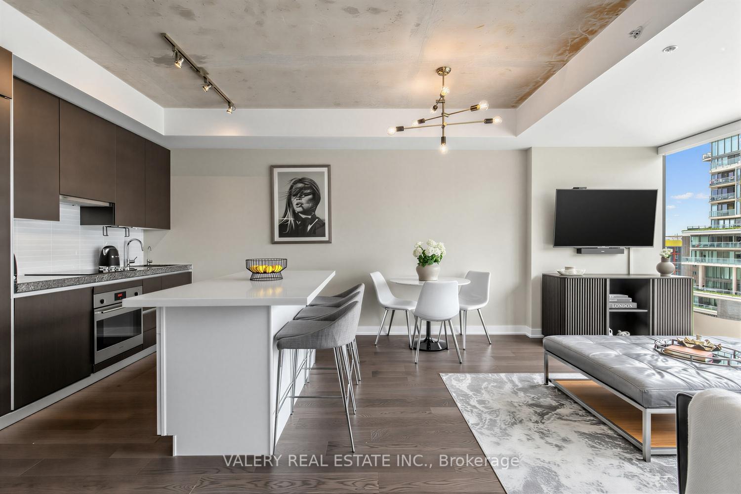 Photo of Unit 1022, 629 King Street W
