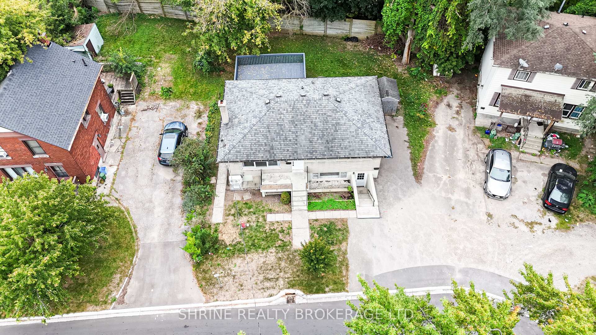Photo 2 of Unit Upper Unit, 321 Salisbury Street, London, East G — HOMEH