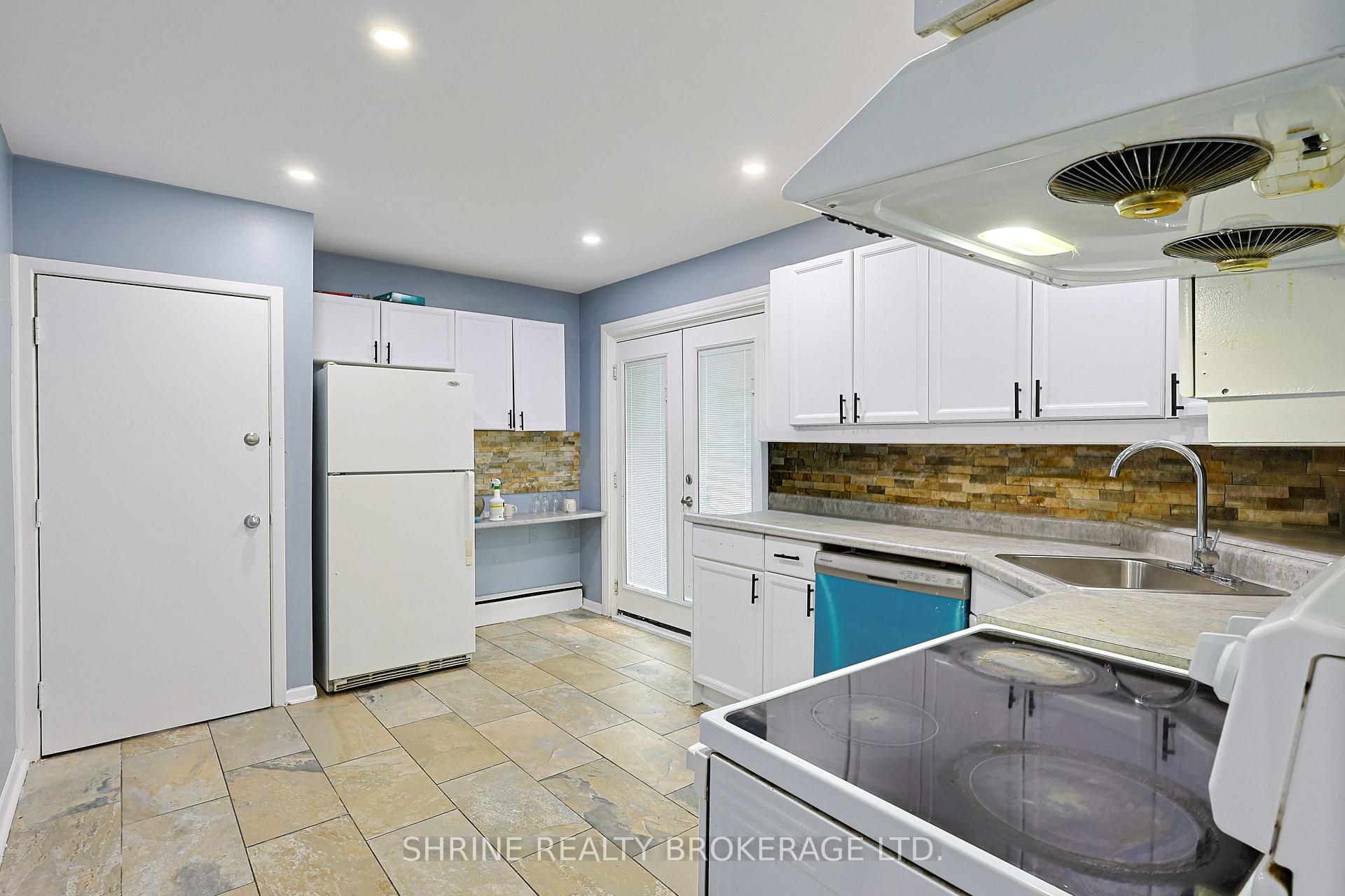 Photo 3 of Unit Upper Unit, 321 Salisbury Street, London, East G — HOMEH
