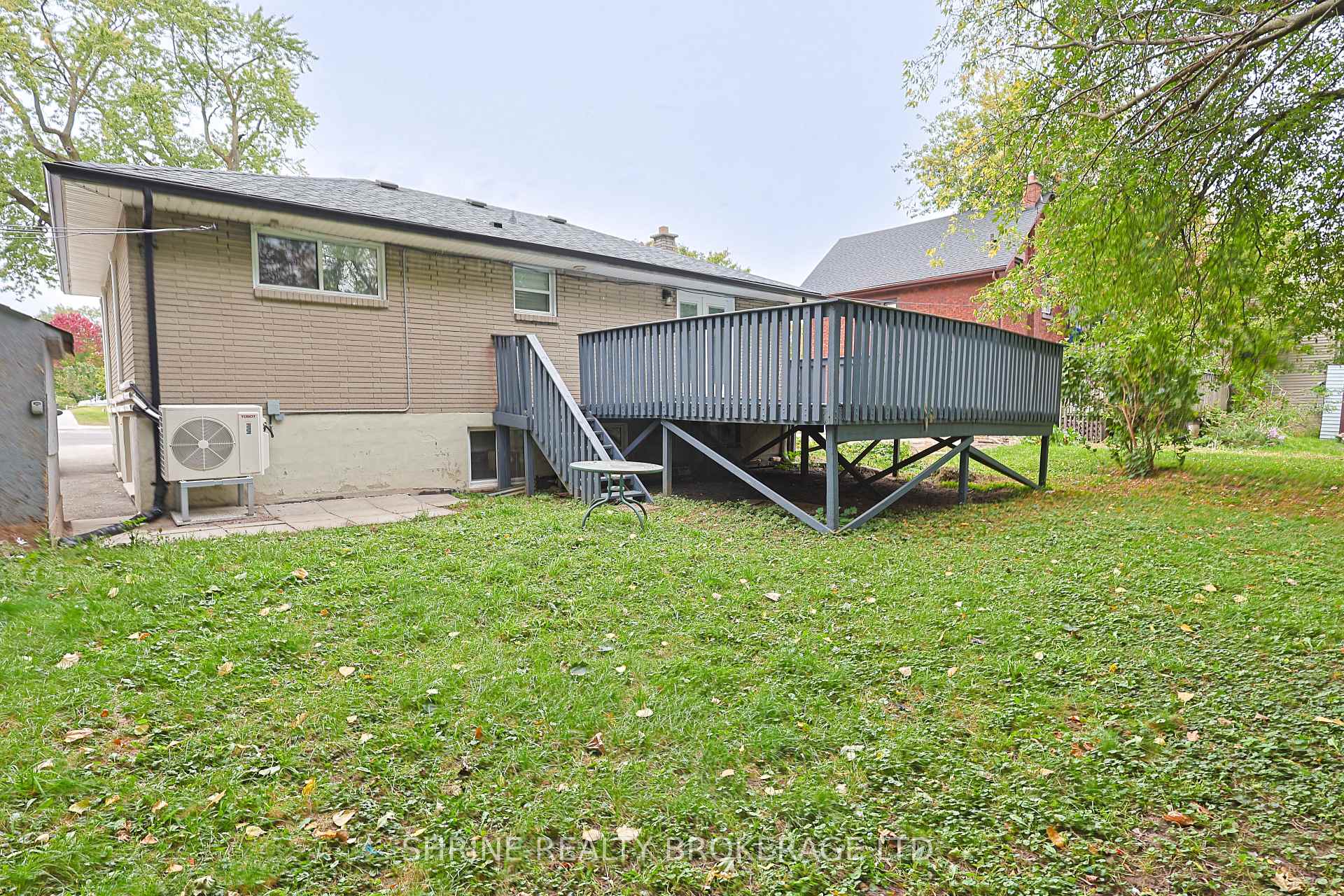 Photo 23 of Unit Upper Unit, 321 Salisbury Street, London, East G — HOMEH