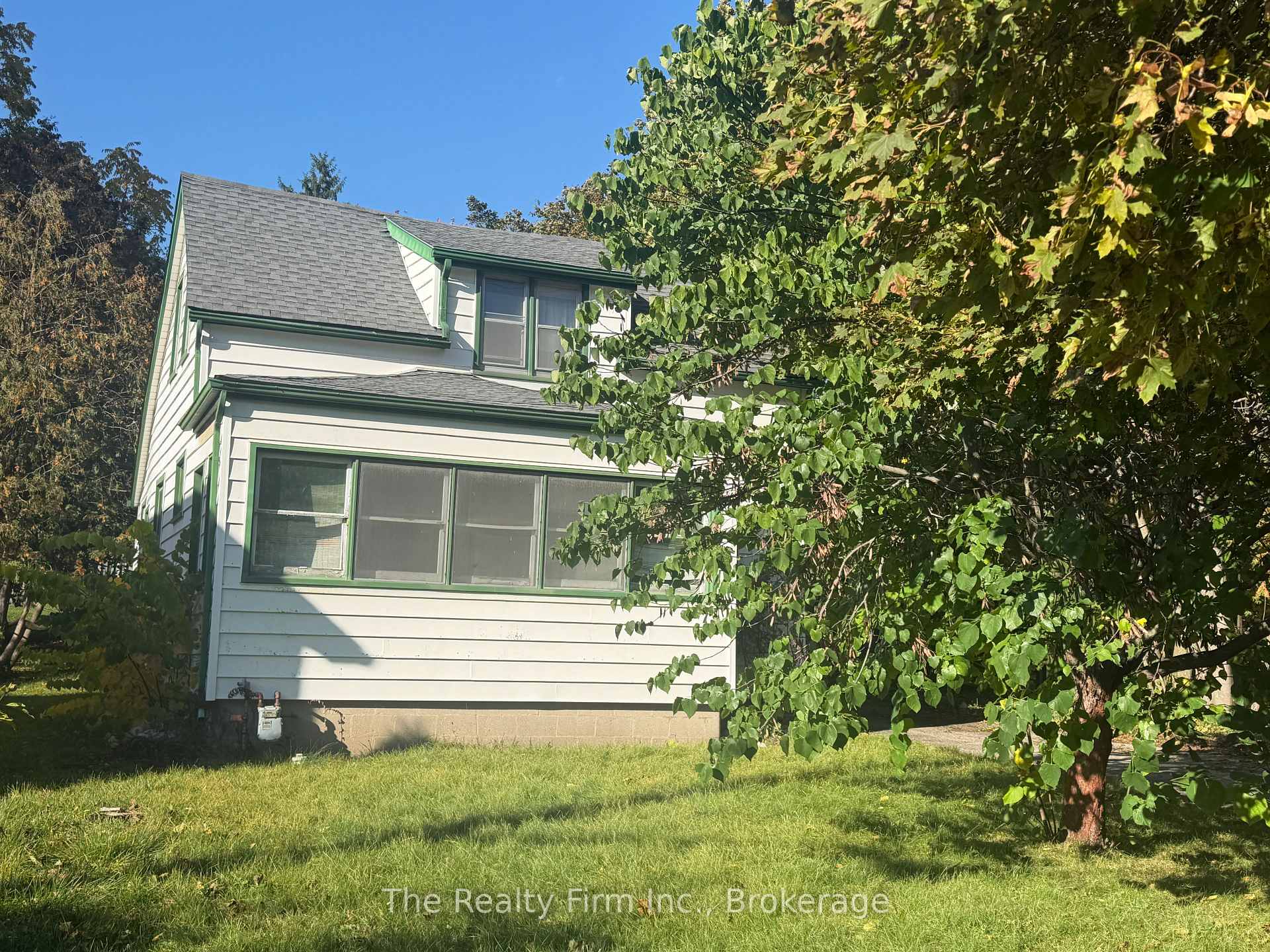Photo 2 of 477 Henry Street, Woodstock, Woodstock - South — HOMEH