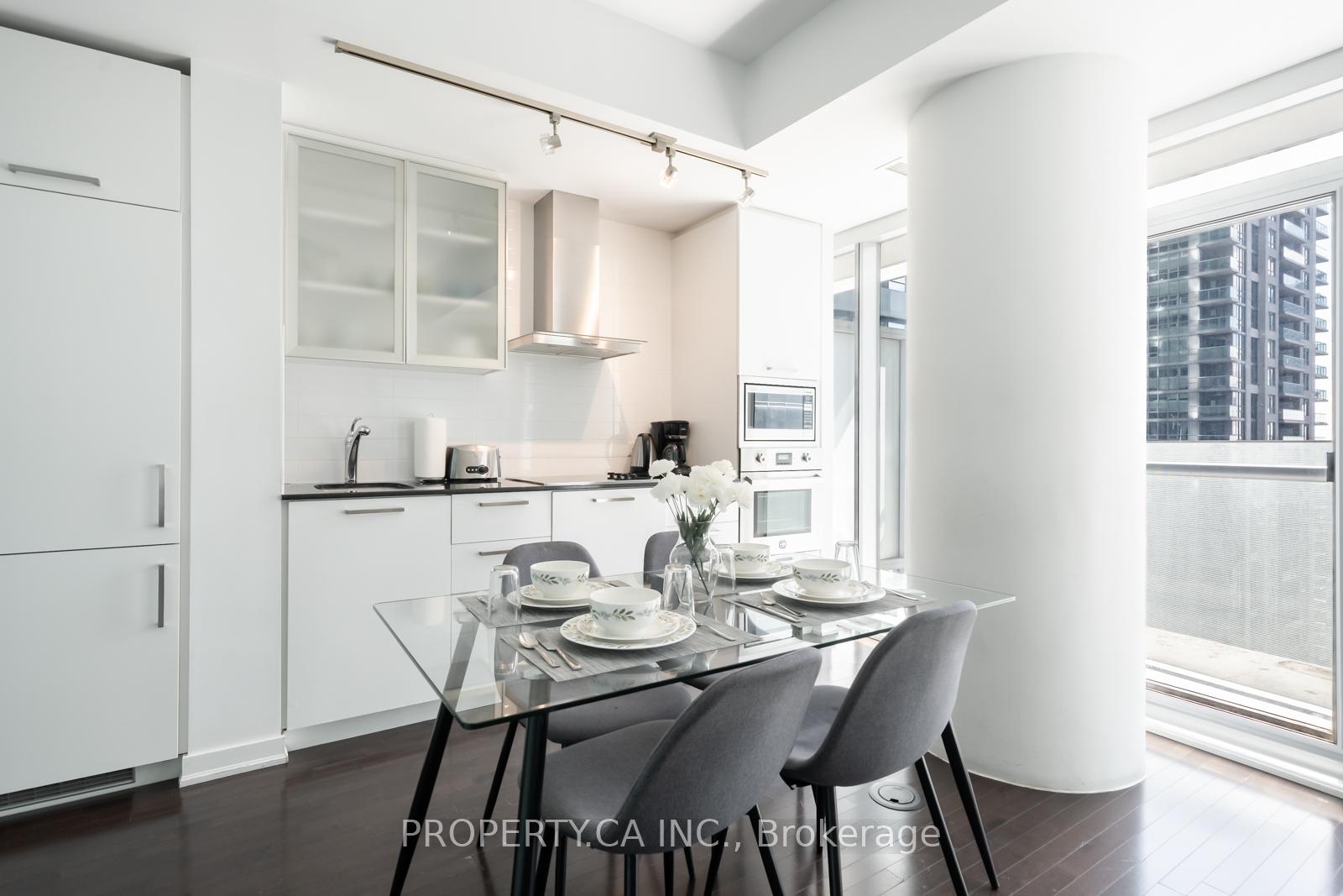 Photo 5 of Unit 1908, 14 York Street S, Toronto, Waterfront Communities — HOMEH