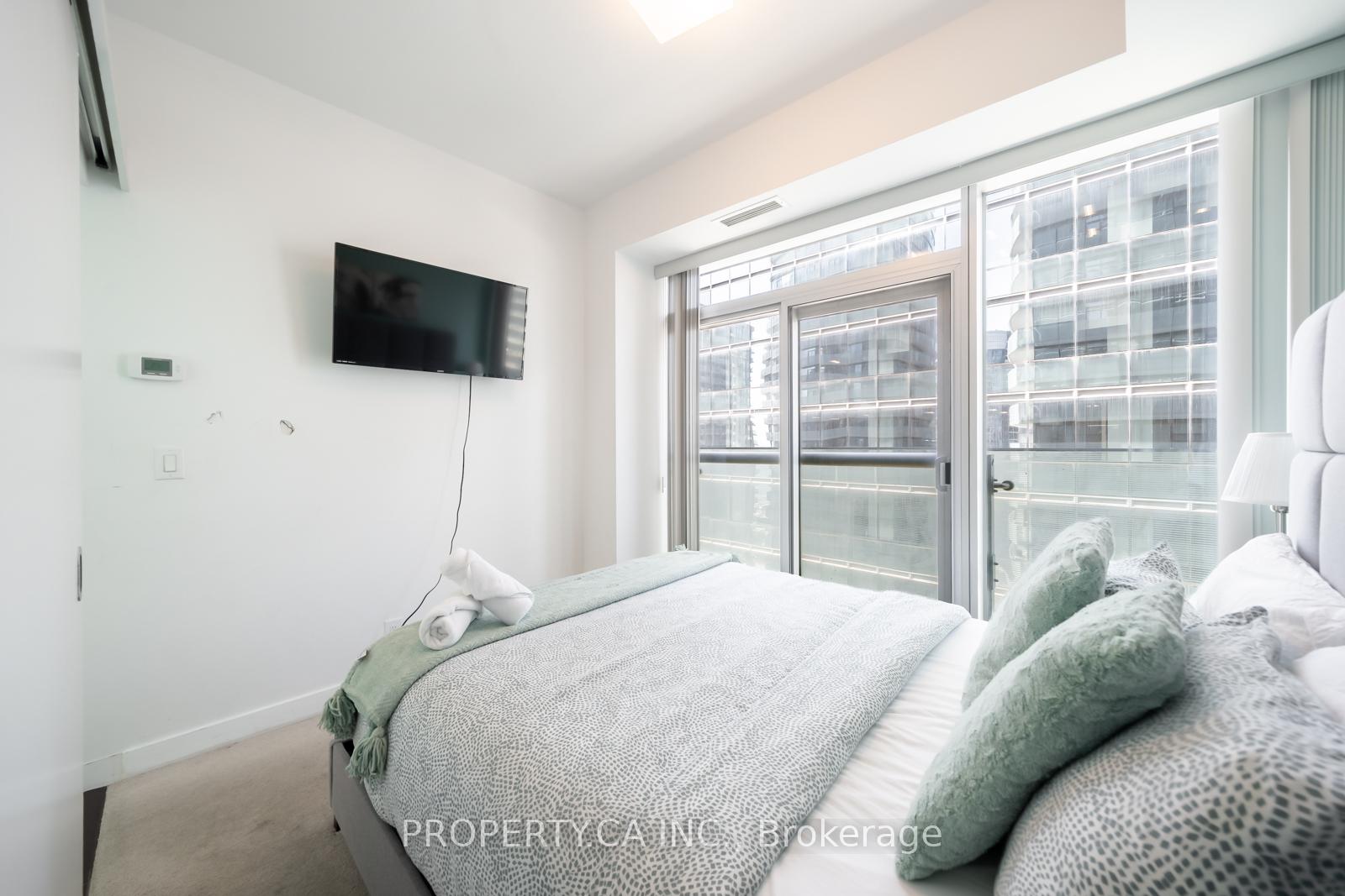 Photo 25 of Unit 1908, 14 York Street S, Toronto, Waterfront Communities — HOMEH