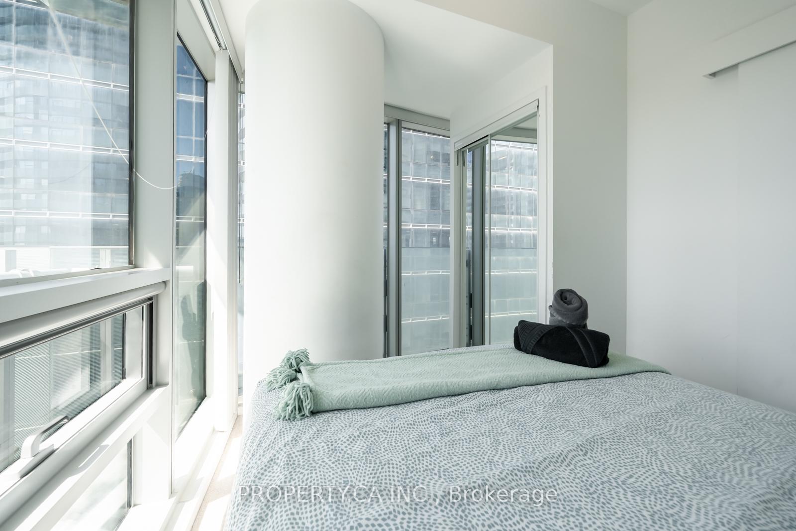 Photo 33 of Unit 1908, 14 York Street S, Toronto, Waterfront Communities — HOMEH