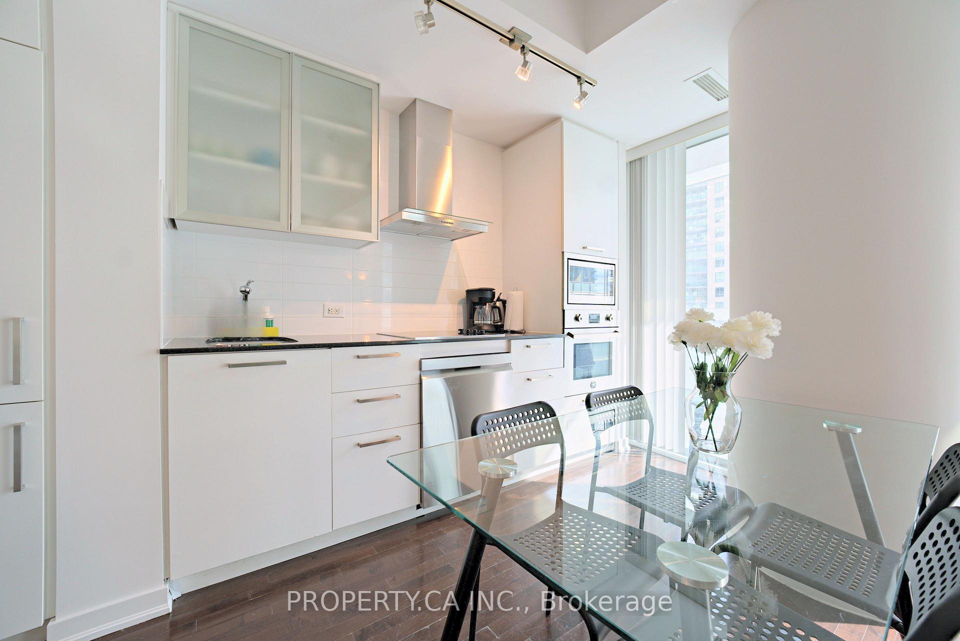 Photo 6 of Unit 1908, 14 York Street S, Toronto, Waterfront Communities — HOMEH