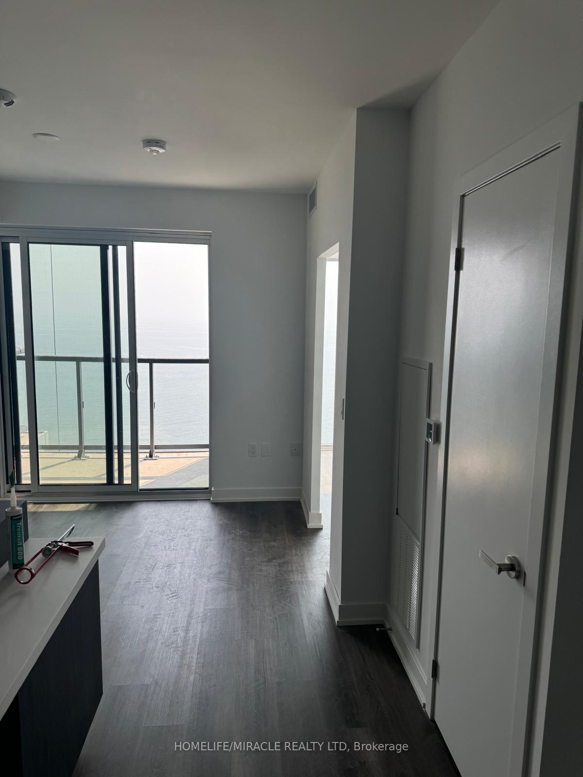 Photo 7 of Unit 1706, 370 Martha Street, Burlington, Brant — HOMEH