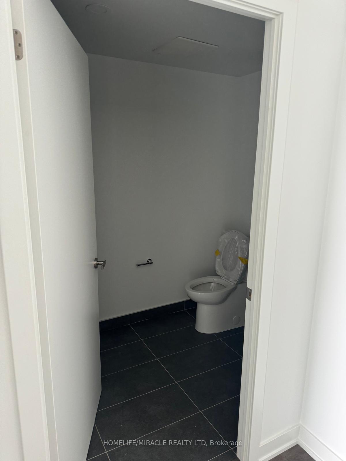 Photo 10 of Unit 1706, 370 Martha Street, Burlington, Brant — HOMEH