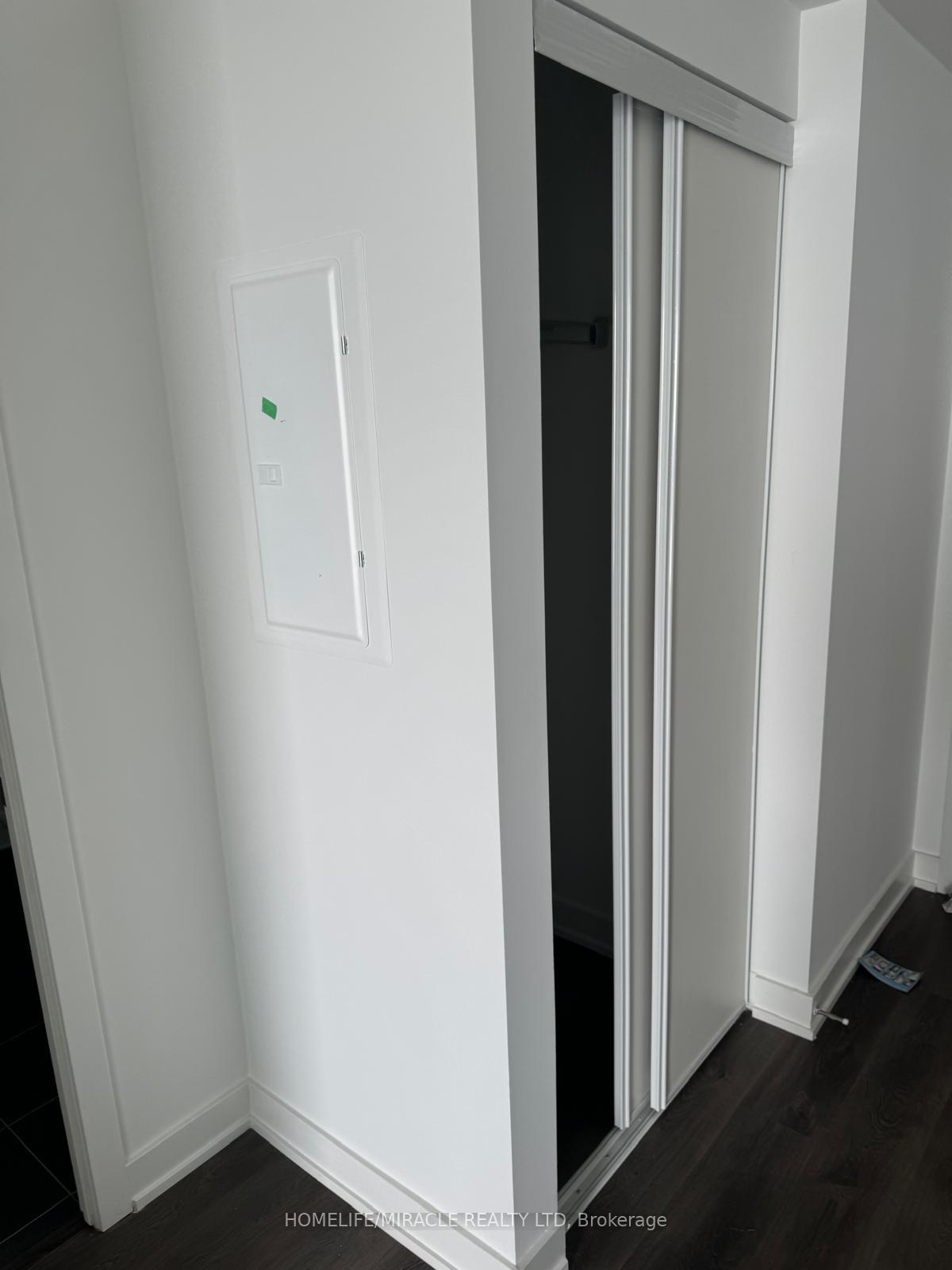 Photo 11 of Unit 1706, 370 Martha Street, Burlington, Brant — HOMEH