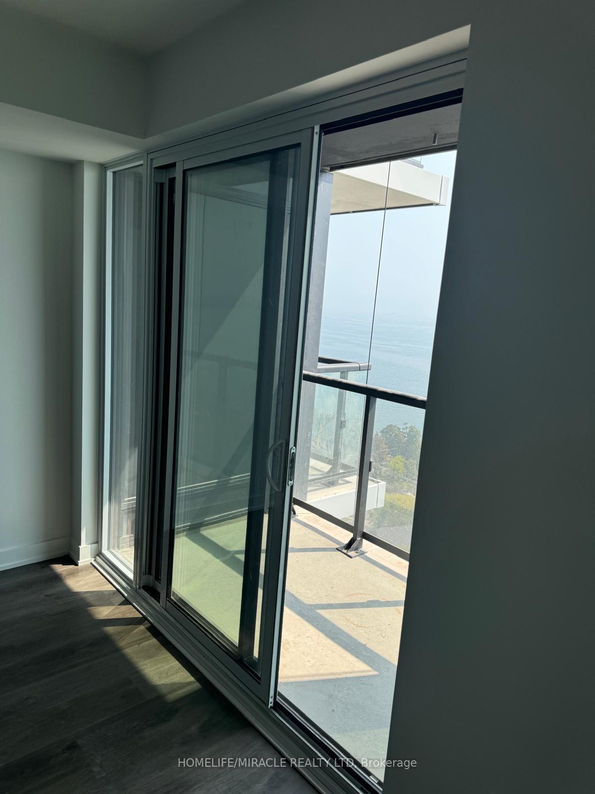 Photo 13 of Unit 1706, 370 Martha Street, Burlington, Brant — HOMEH