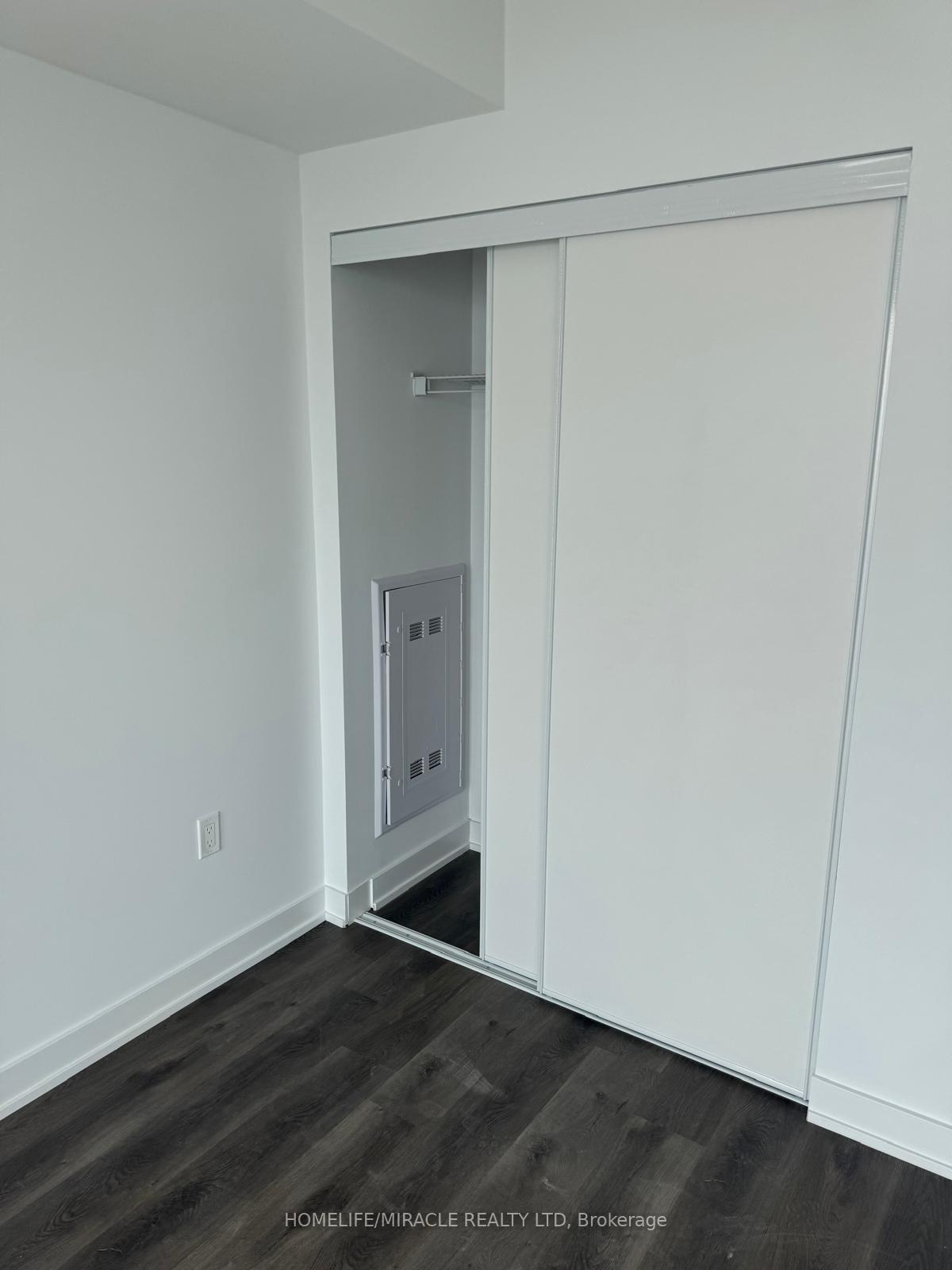 Photo 17 of Unit 1706, 370 Martha Street, Burlington, Brant — HOMEH
