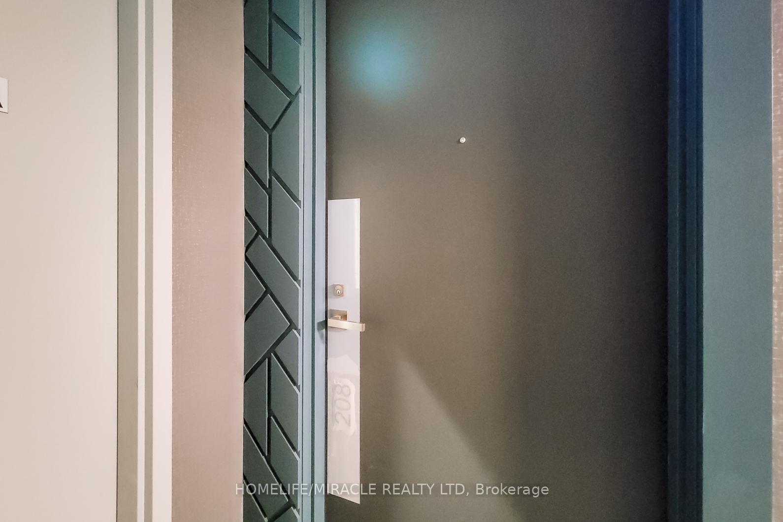 Photo 3 of Unit 208, 415 Main Street, Hamilton, Kirkendall — HOMEH