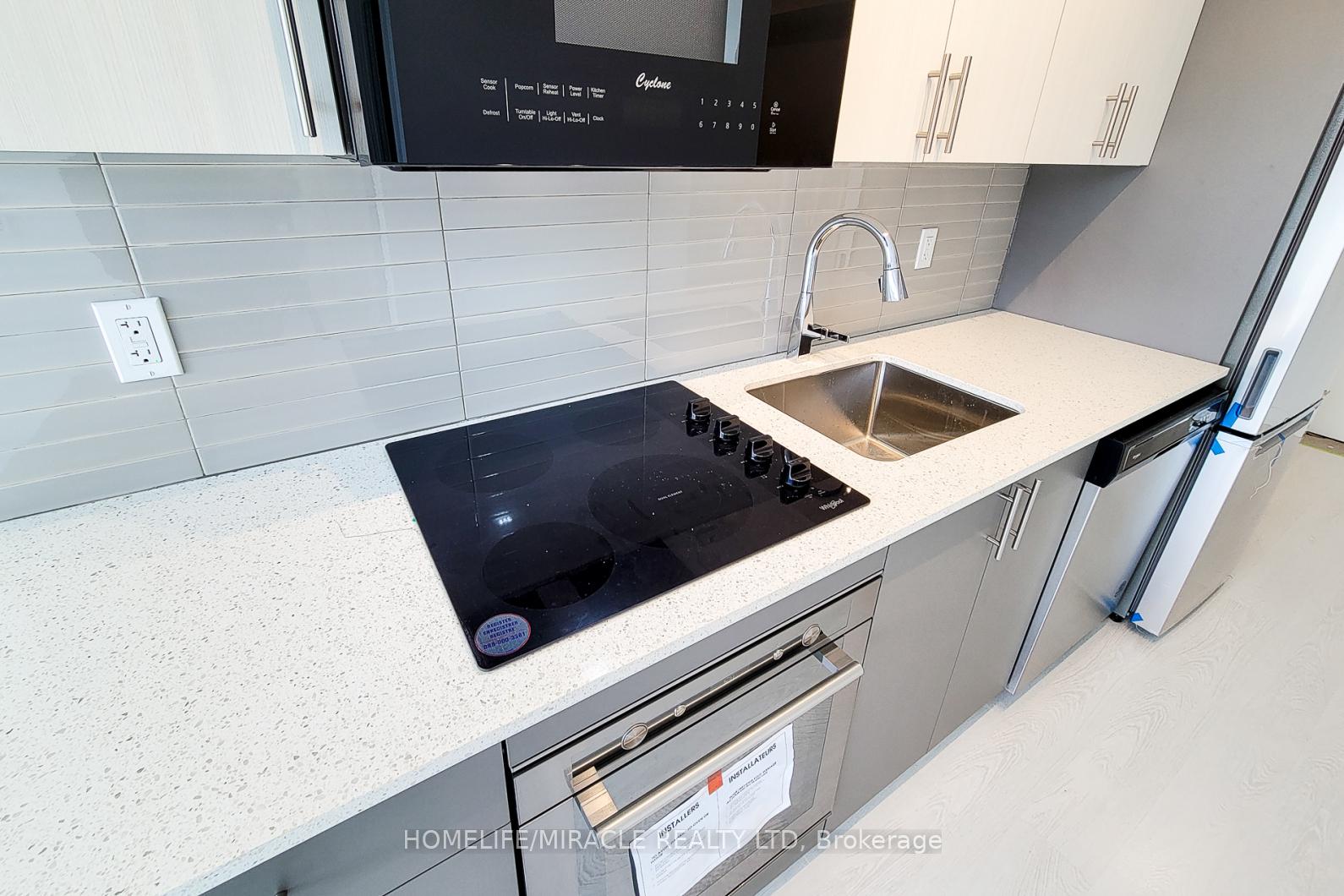 Photo 10 of Unit 208, 415 Main Street, Hamilton, Kirkendall — HOMEH