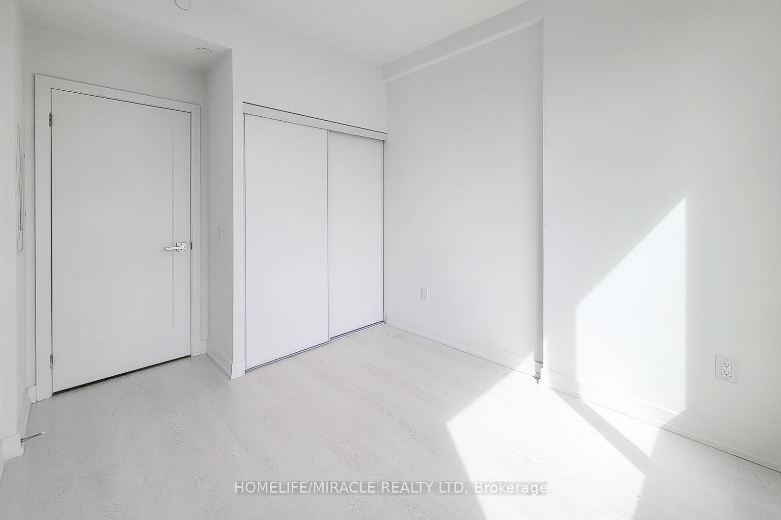 Photo 14 of Unit 208, 415 Main Street, Hamilton, Kirkendall — HOMEH