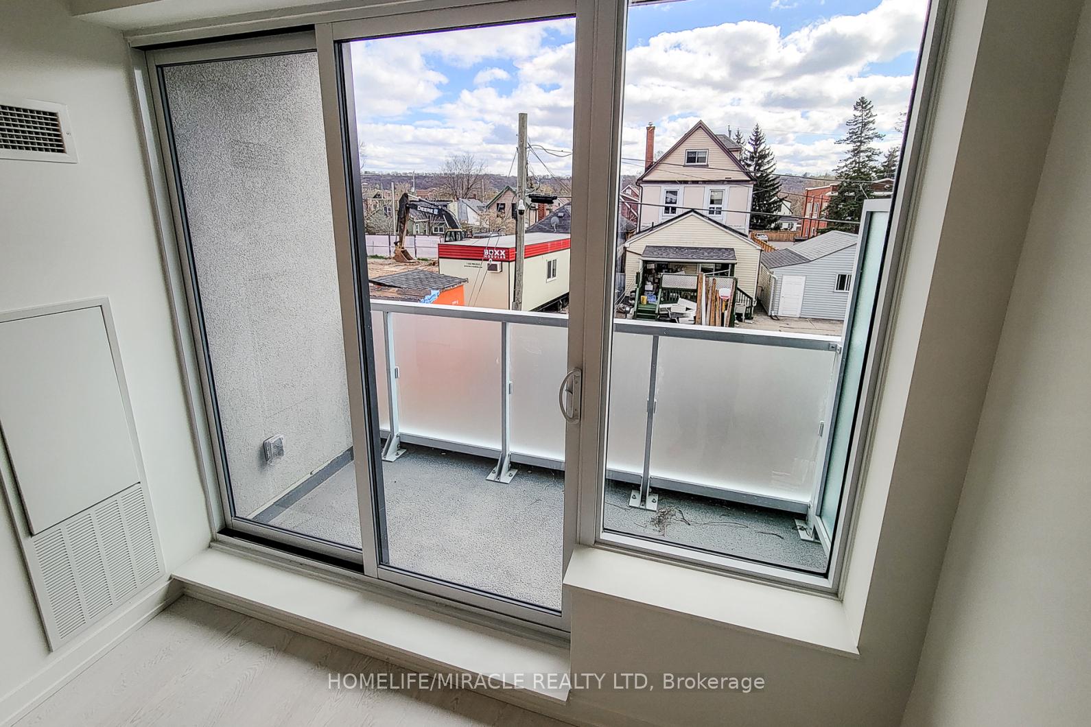 Photo 19 of Unit 208, 415 Main Street, Hamilton, Kirkendall — HOMEH