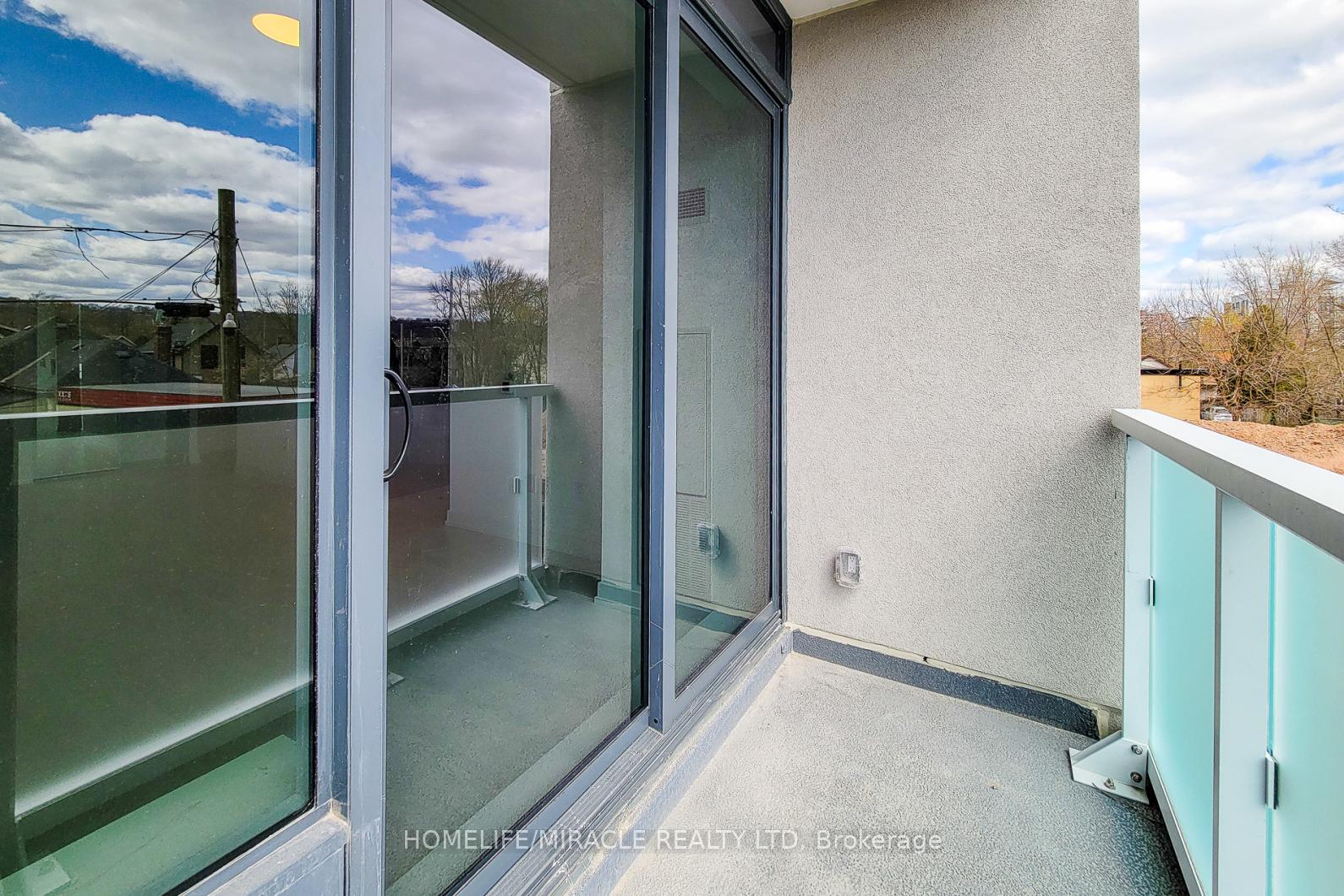 Photo 22 of Unit 208, 415 Main Street, Hamilton, Kirkendall — HOMEH