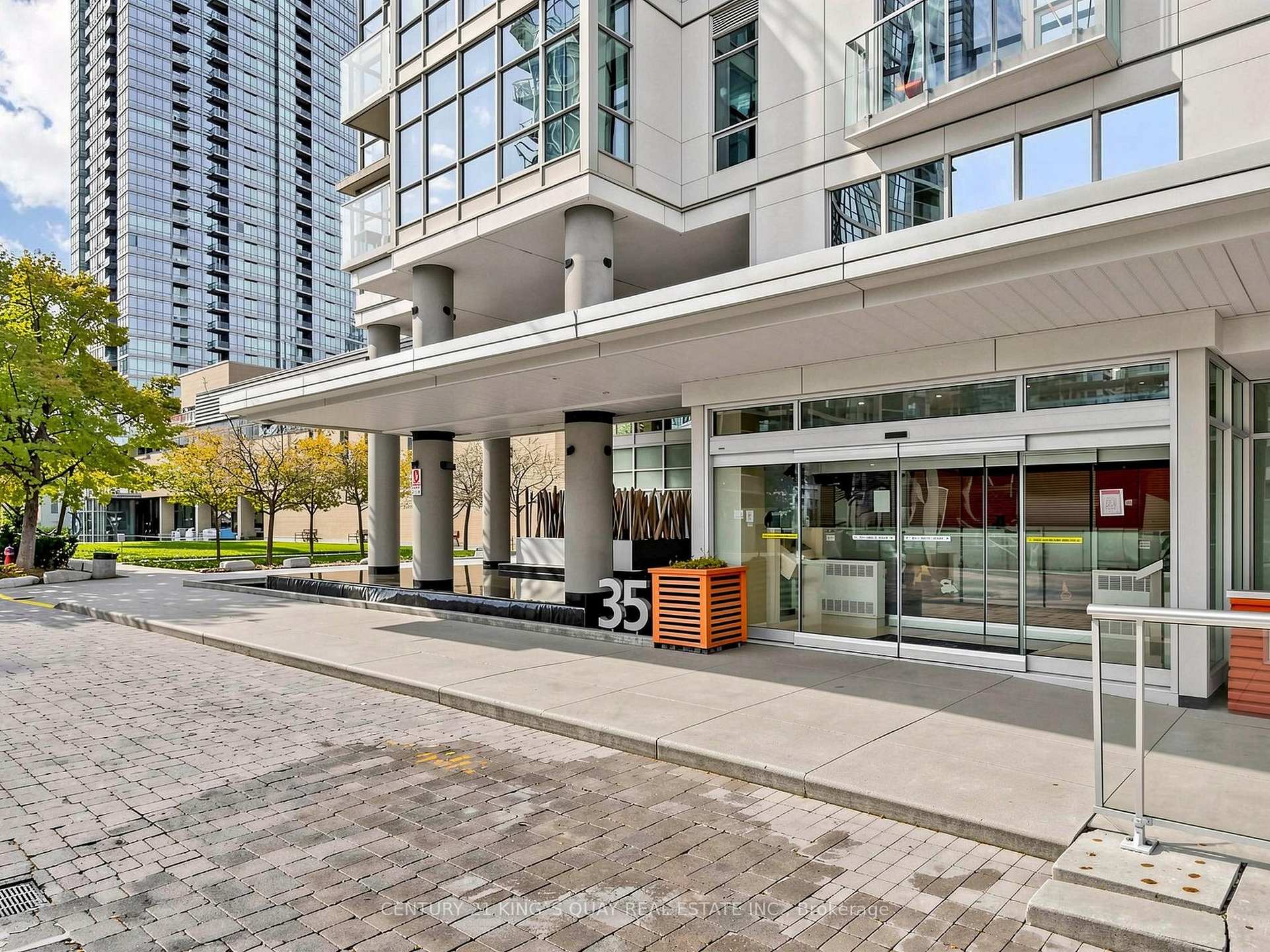 Photo 2 of Unit 1502, 35 Mariner Terrace, Toronto, Waterfront Communities — HOMEH
