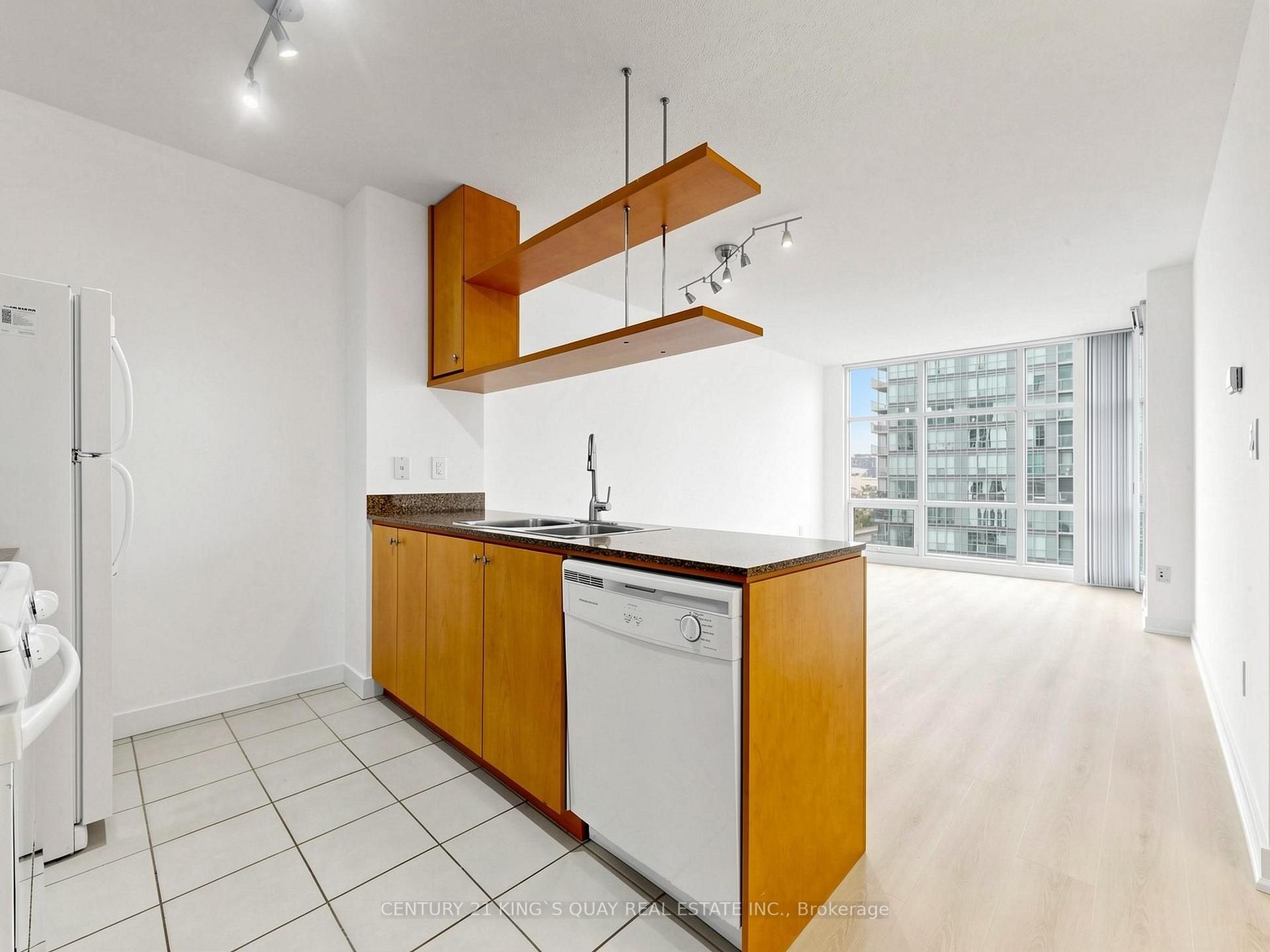 Photo 15 of Unit 1502, 35 Mariner Terrace, Toronto, Waterfront Communities — HOMEH