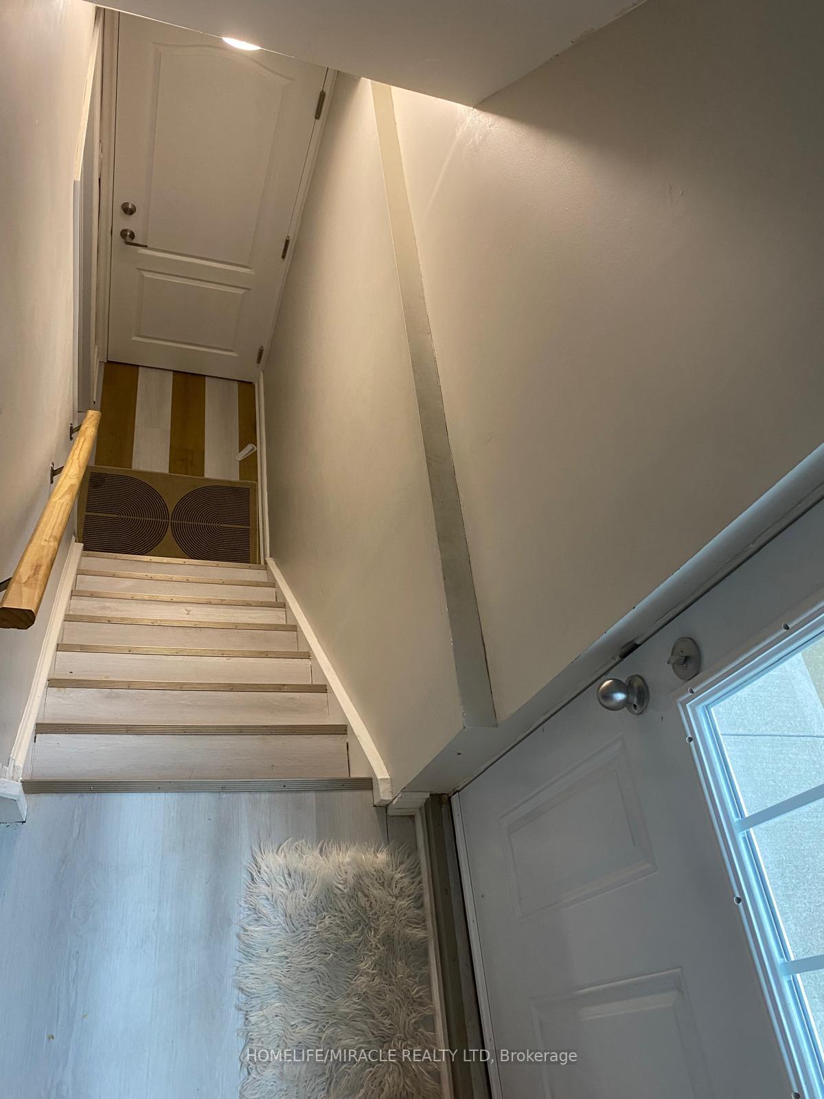 Photo 18 of 33 McGraw Avenue, Brampton, Bram West — HOMEH