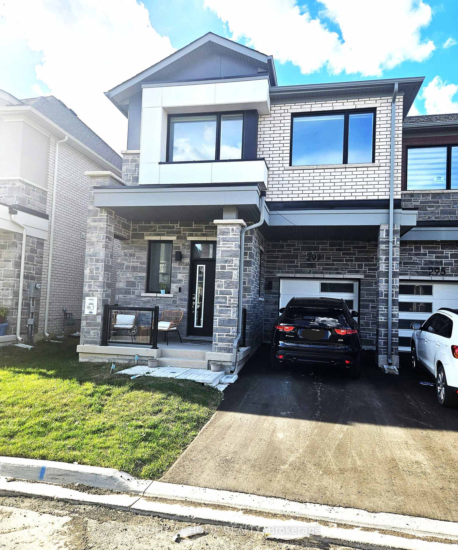 Photo 3 of 297 Starflower Place, Milton, Walker — HOMEH